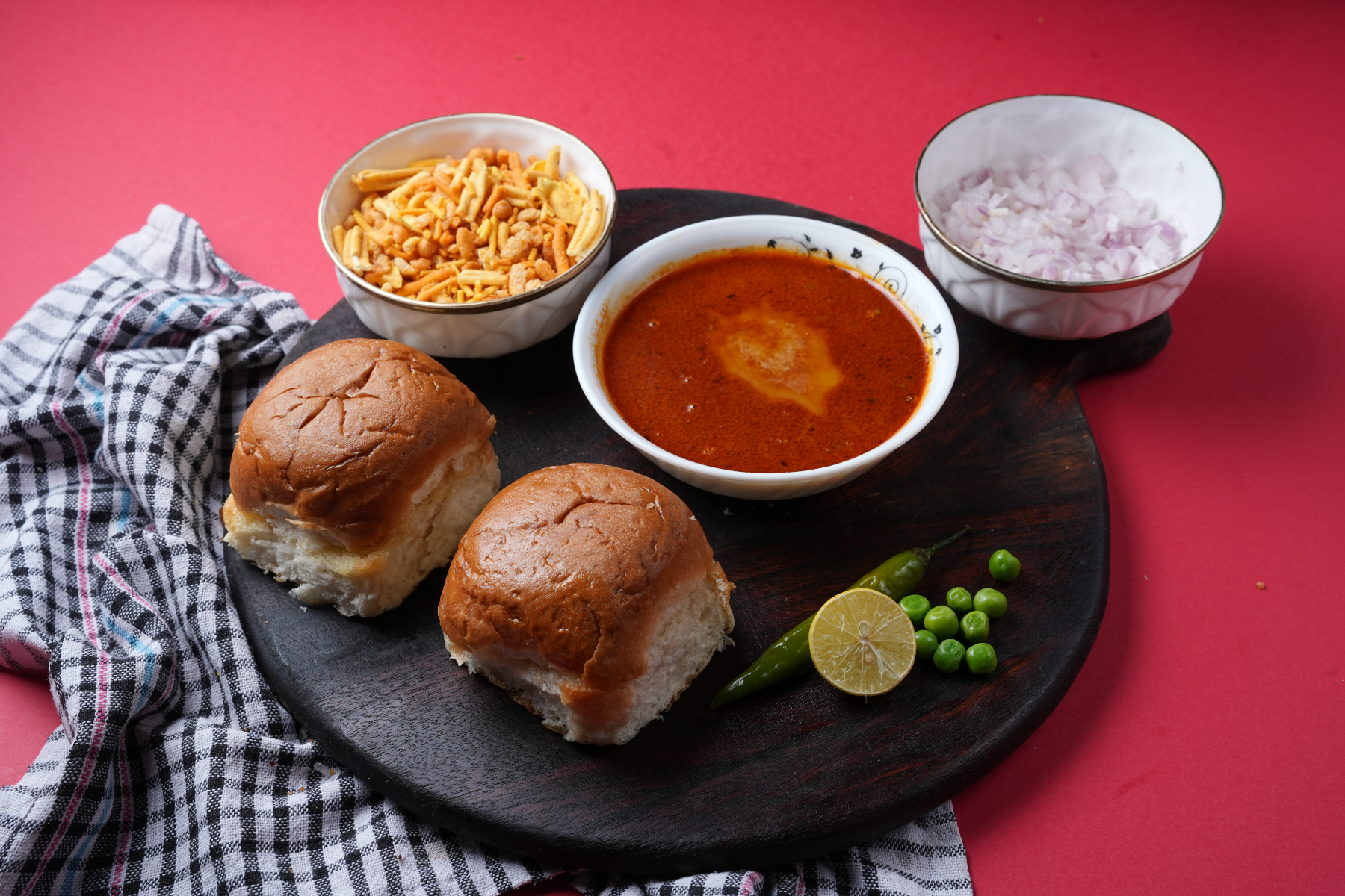 Kolhapuri Misal Pav — Mumbai Local Kottayam